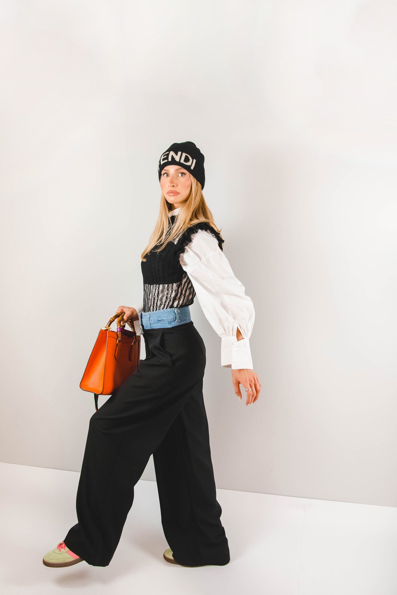 Top di pizzo nero