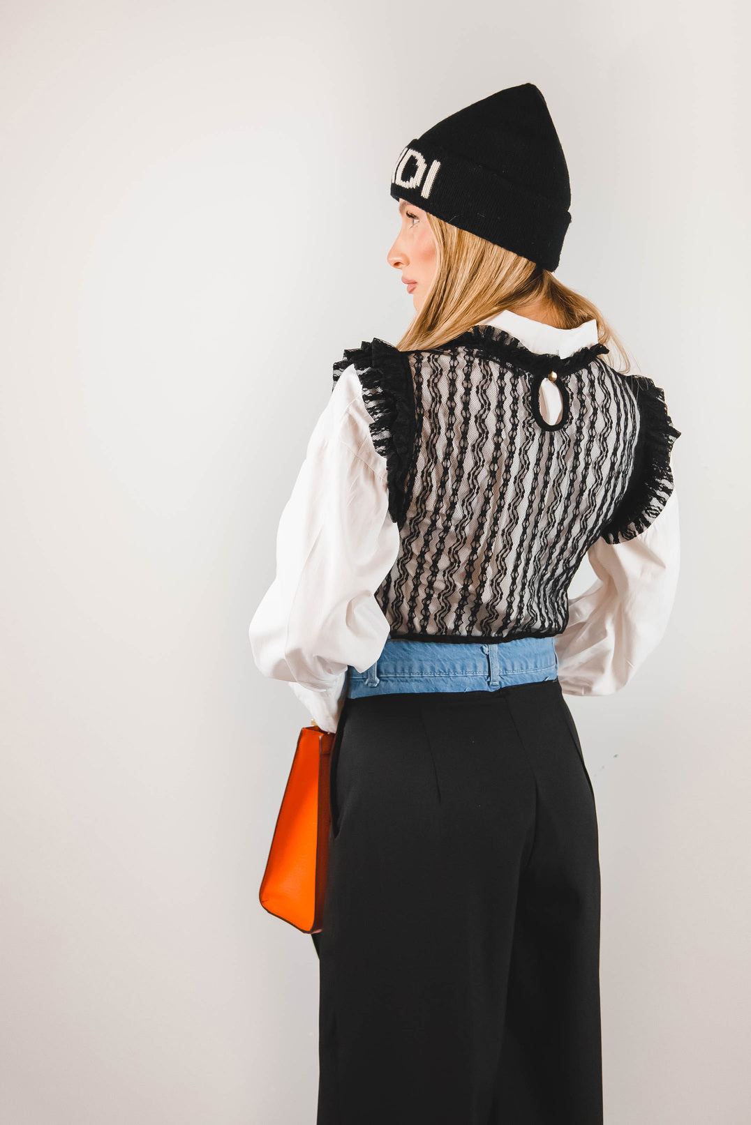 Top di pizzo nero