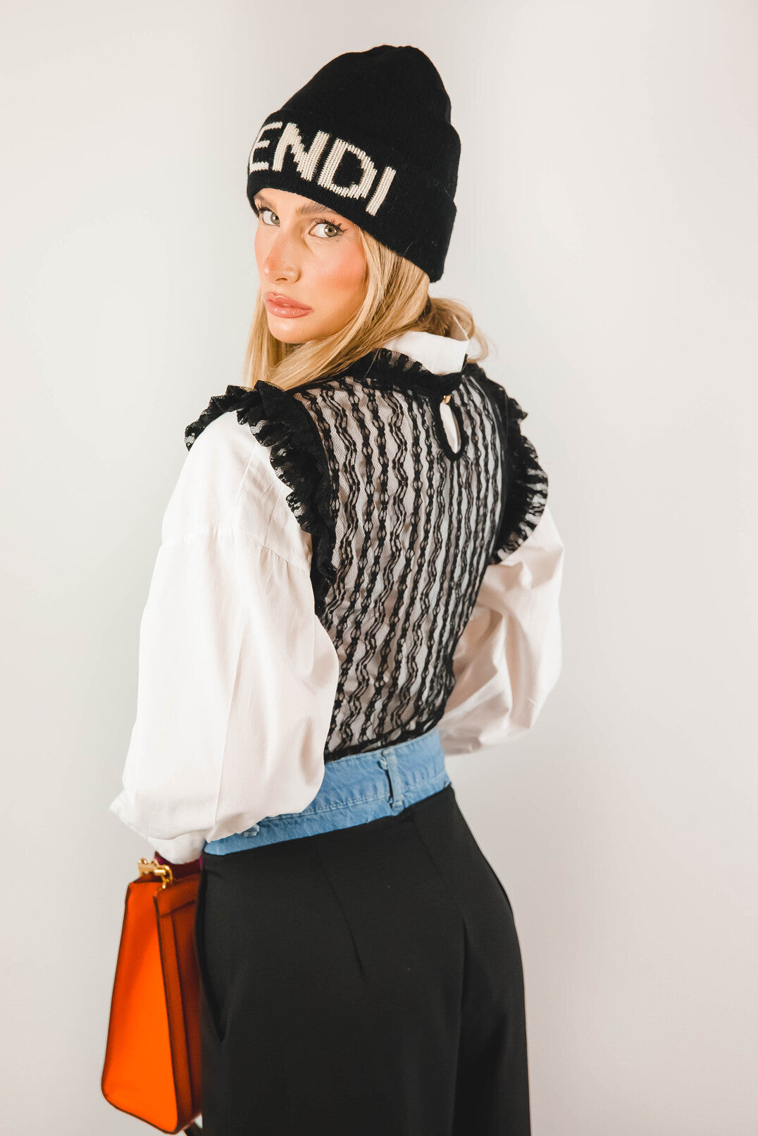 Top di pizzo nero