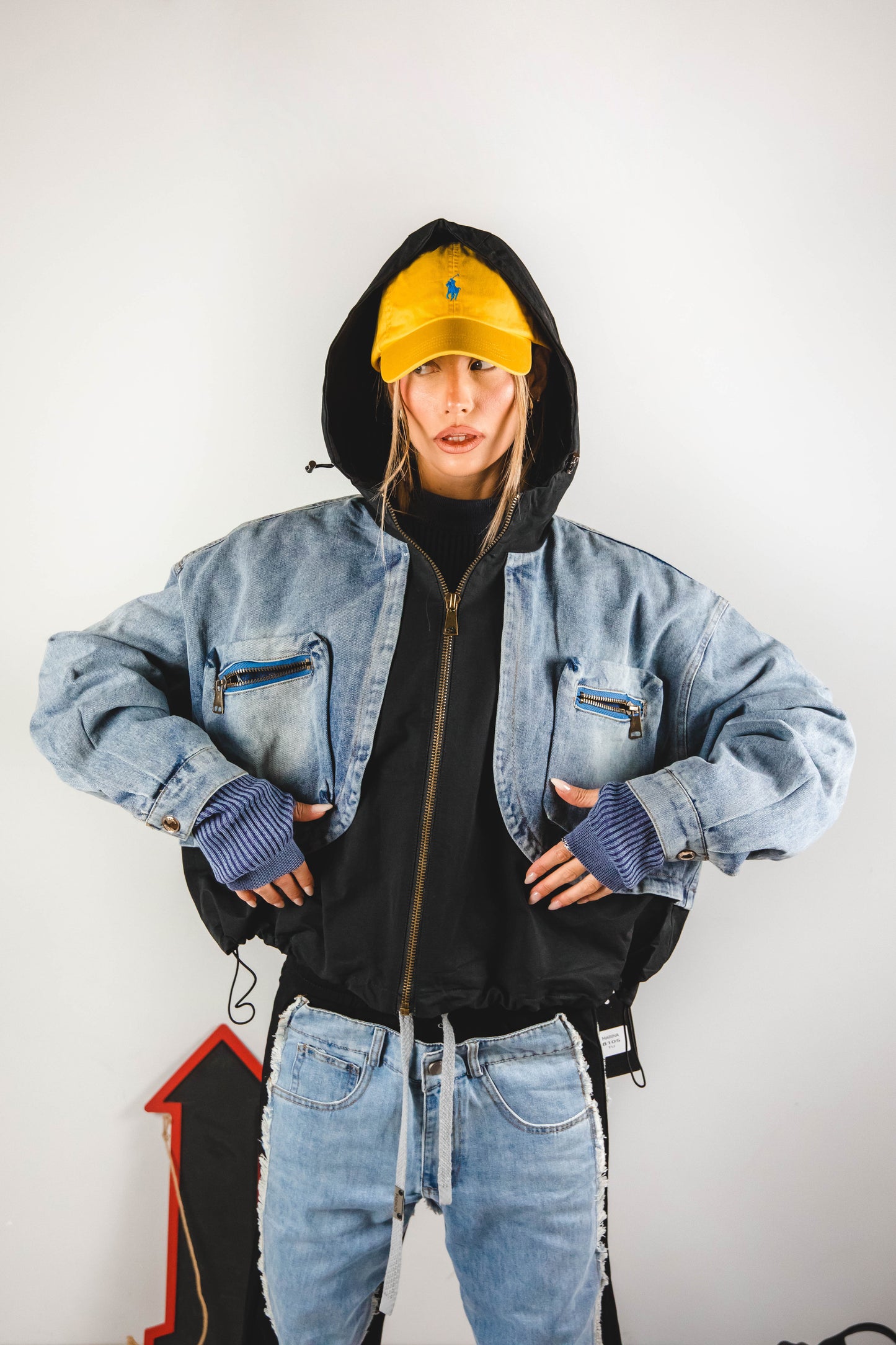 Giacca di jeans con cappuccio