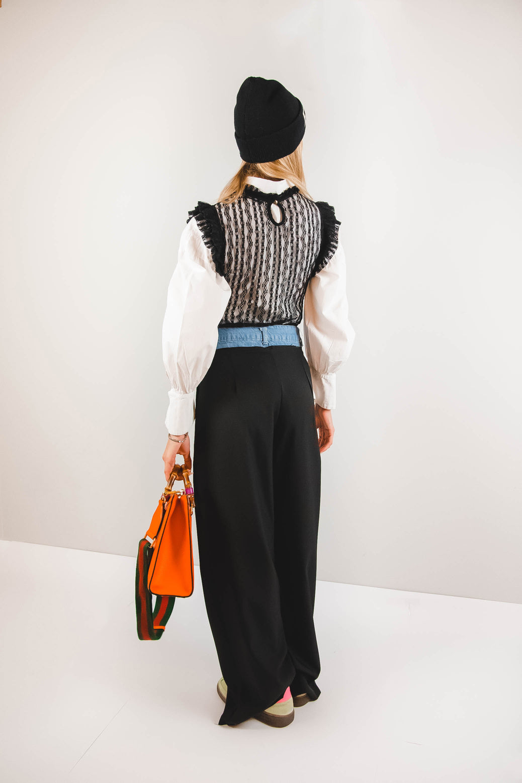 Top di pizzo nero